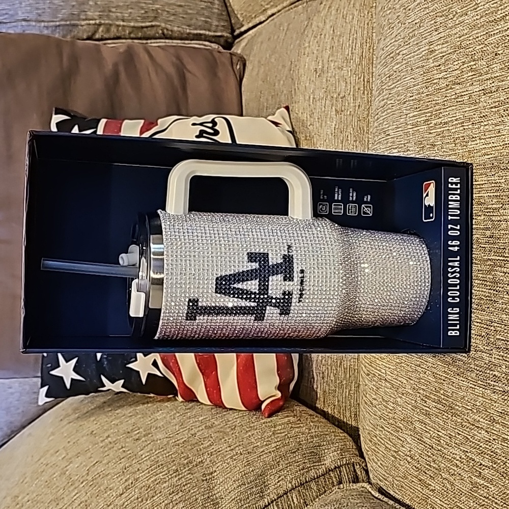 - Los Angeles Dodger's Bling Colossal 46 oz tumbler